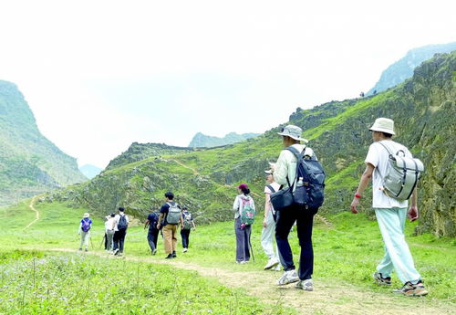 爬山徒步溯溪骑行 户外运动 火出圈 提醒 切记安全第一